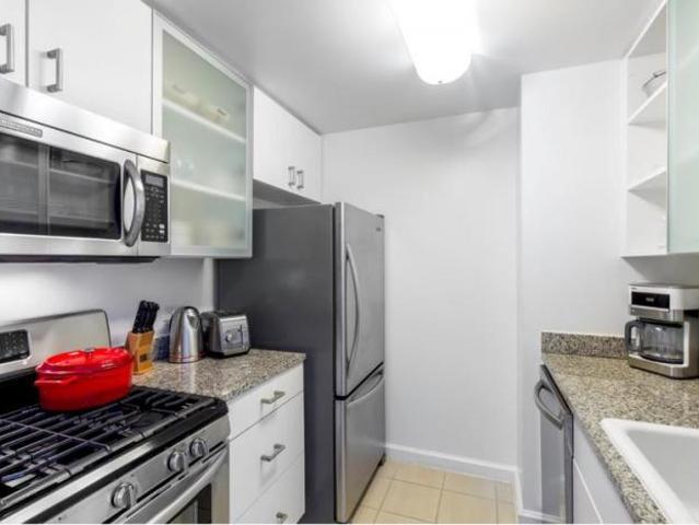 apartment New York NY 10019 DLS76265416