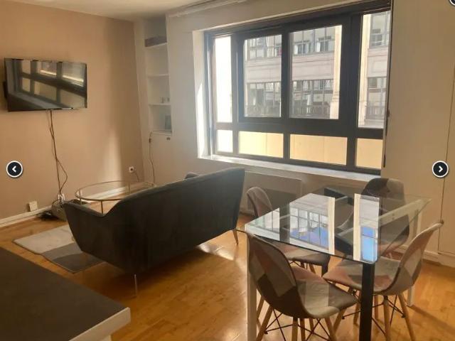 Apartment Near Montmartre / Sacré Coeur Renovated 1 living room and 1 bedroom, Paris Amsterdam Apartments for Rent