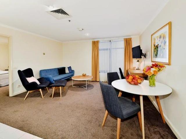 apartment near Saint Andrews Place, Melbourne