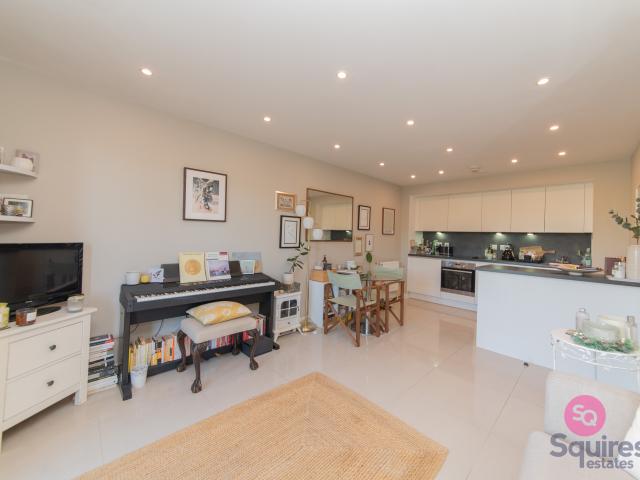 apartment Shearwater Drive, Crested Court, NW9