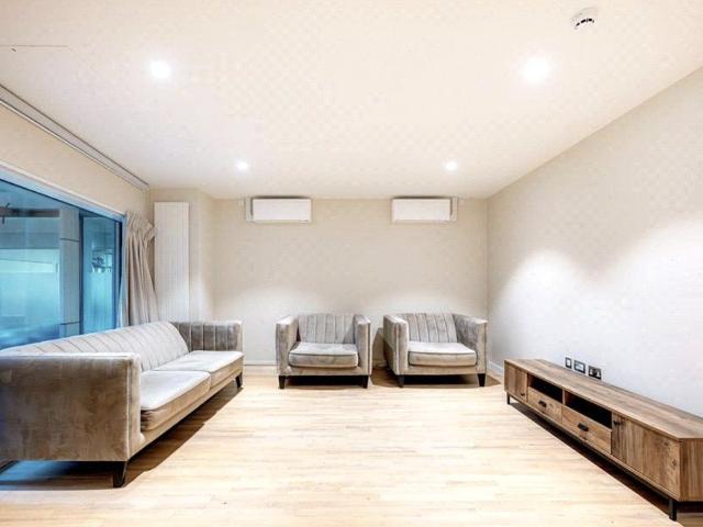 apartment Star Yard, WC2A Westminster