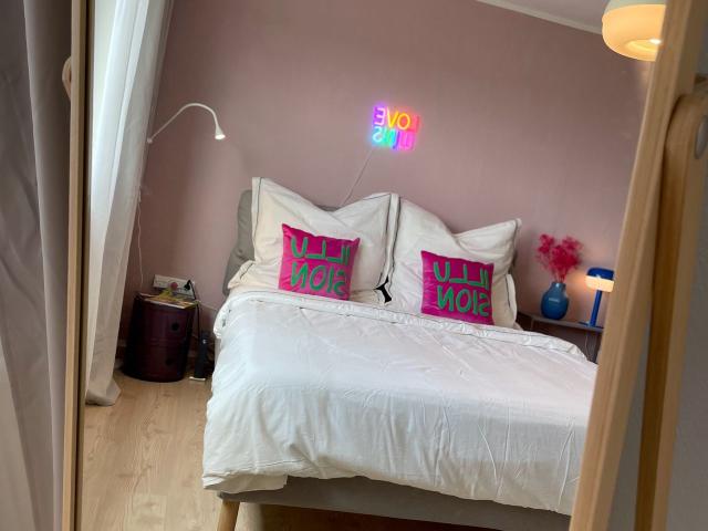 Apartment Strauss #FOUR | 1 room BS Hauptbahnhof, Braunschweig Amsterdam Apartments for Rent