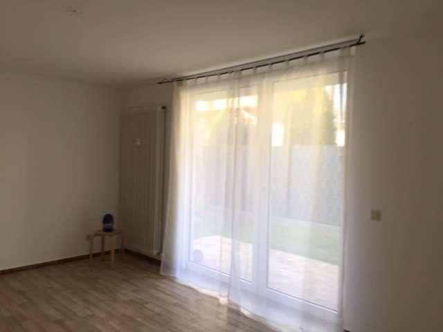 Apartment, Parterre, sep. Eingang ab 1.12.26 zu vermieten