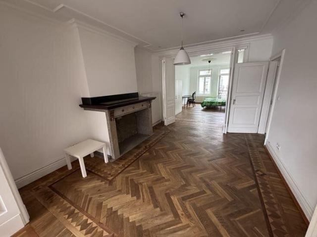 APARTMENT PARVIS DE ST.GILLES RENOVATED