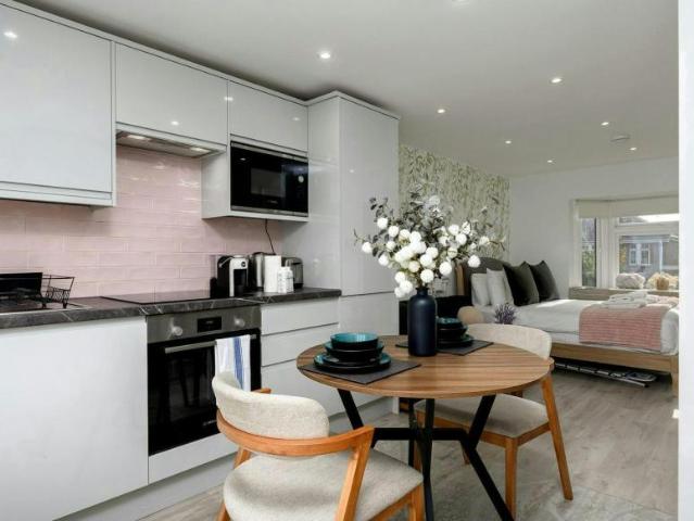 Apartment Perivale Perivale 101587998