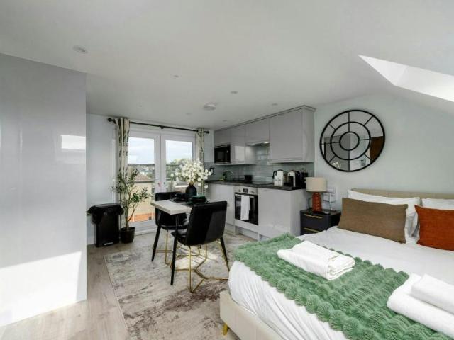 Apartment Perivale Perivale 103357059