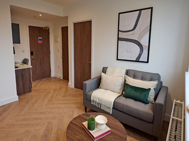 apartment Q Three Residence, 30 Westgate, Leeds, LS1 2FP, West Yorkshire, GB