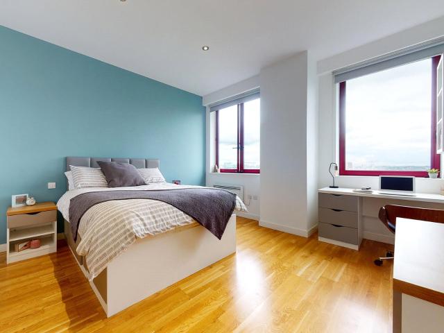 apartment Q One Residence, Wade Lane, Leeds, LS2 8DS, West Yorkshire, GB