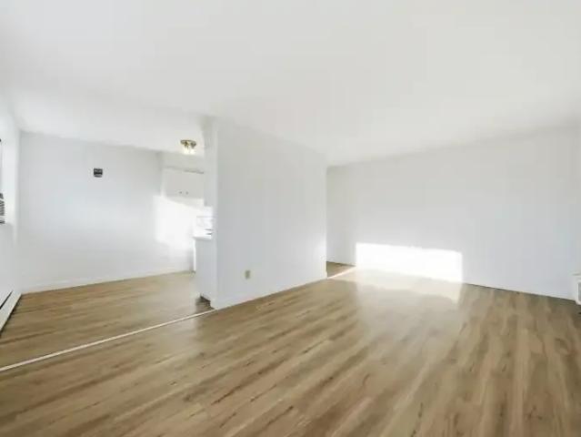 Apartment Regina SK 105393840