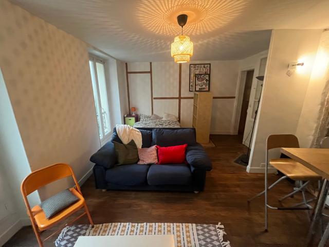 Apartment rental in Paris 18th arrondissement, near Gare du Nord and Montmartre