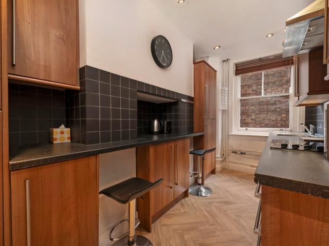 apartment Wells Street