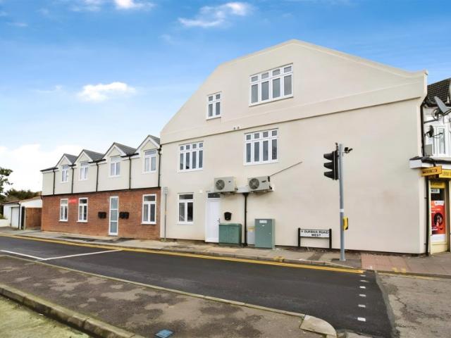 apartment Whippendell Road