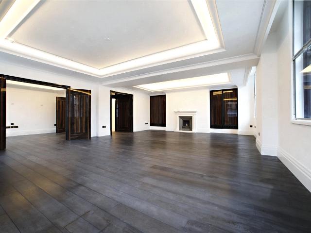 apartment Whitehall Place London