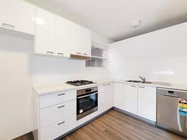 Apartment with 1 bedroom, 1 bathroom & parking for 1 car