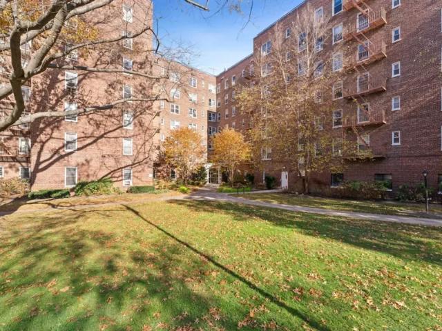 apartment with 1 bedroom, Forest Hills NY ES102752858
