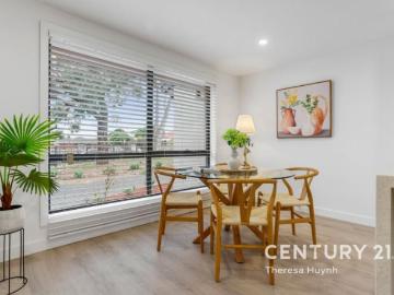 For Rent 2 Bedroom Apartment Clayton South, DS102668119