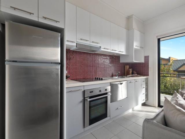 Apartment 2 Bedroom For Rent Glen Huntly VIC 389000 ES102759793