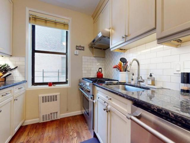 apartment with 2 bedroom, Forest Hills NY ES105492699