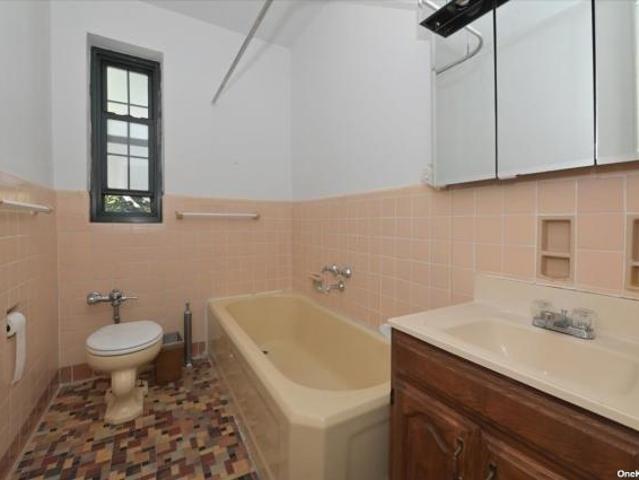 apartment with 2 bedroom, Forest Hills NY ES72692117