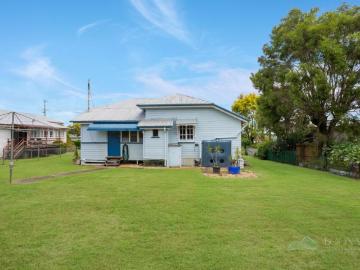 House for sale in Kalbar - Garden