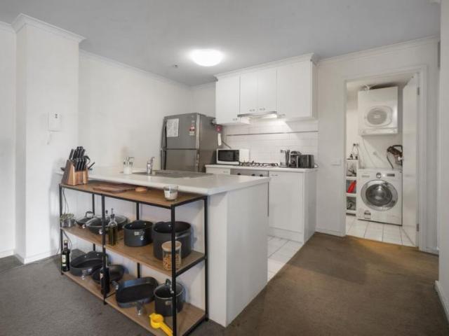 Apartment 2 Bedroom For Rent Southbank, VIC ES102774579