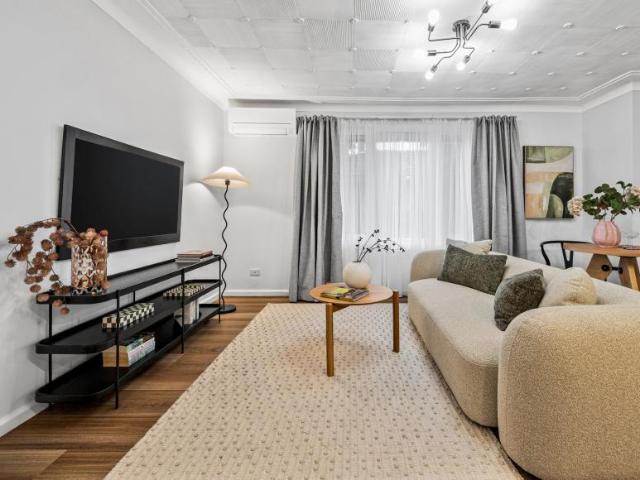 Apartment 2 Bedroom For Rent Yarraville VIC ES102758817