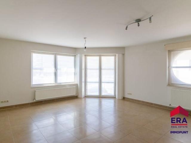 Apartment with 2 bedrooms and terrace in the center of Tiene