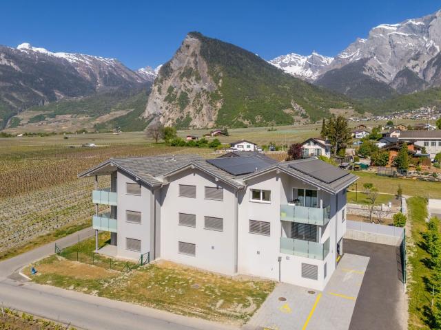 Apartment with 2.5 rooms on sale in St Pierre de Clages 64 m² | dreamo. Ch