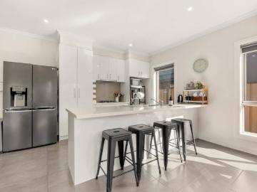 For Rent 3 Bedroom Apartment Gisborne VIC DS102761073
