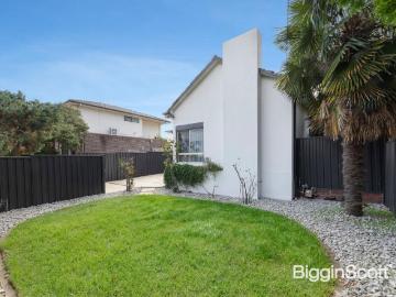Baratta, Victoria - Garden, Fireplace, Parking