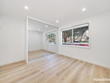 Apartment with 3 bedrooms, 1 bathroom & parking for 1 car