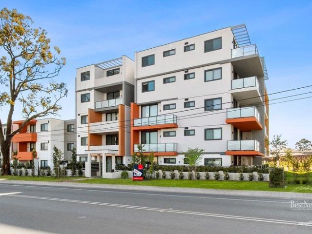 APARTMENT WITH 3 X CAR SPACES