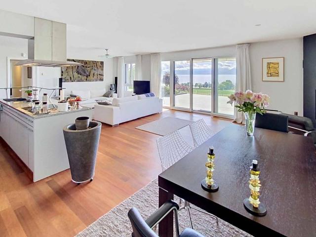 Apartment with 3.5 rooms on sale in Bursinel 174 m² | dreamo. Ch