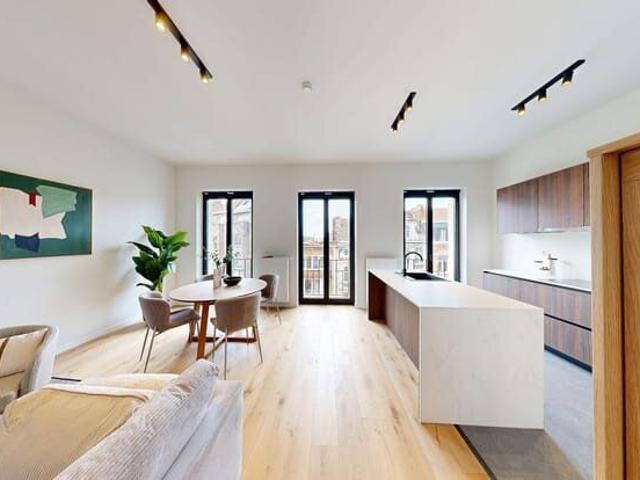 Apartment with terrace on Bondgenotenlaan!