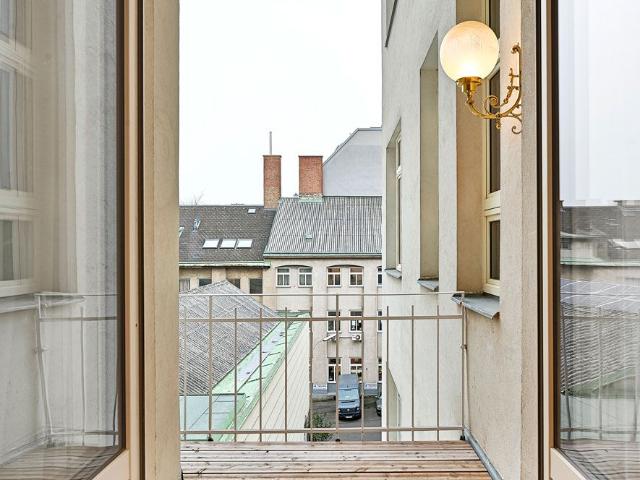 Apartment with terrace and air conditioning in Vienna's popular neighborhood