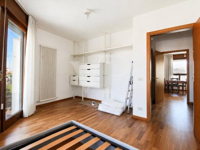 Apartment with terrace 10 min to Ederle & Del Din