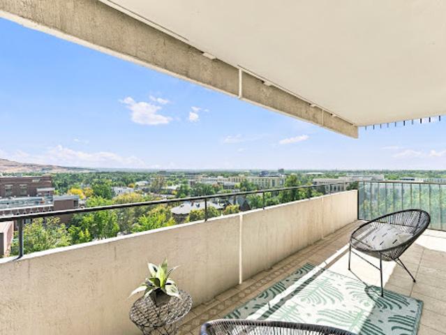 Apartment with terrace