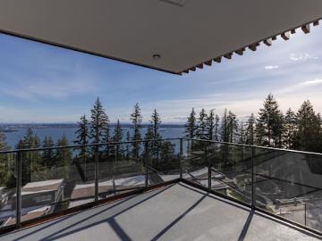 Apartment with terrace
