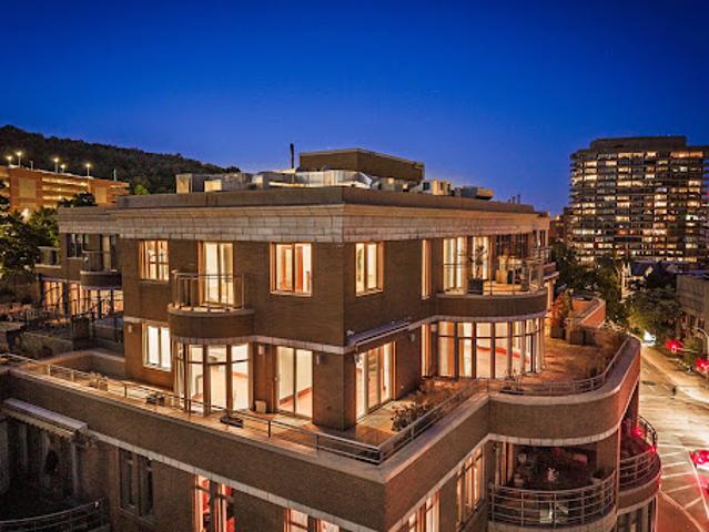 Apartment with terrace