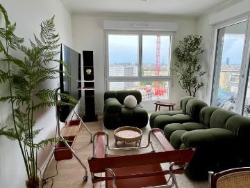 Apartment with a view of Paris 2 bedrooms 2 minutes from the metro