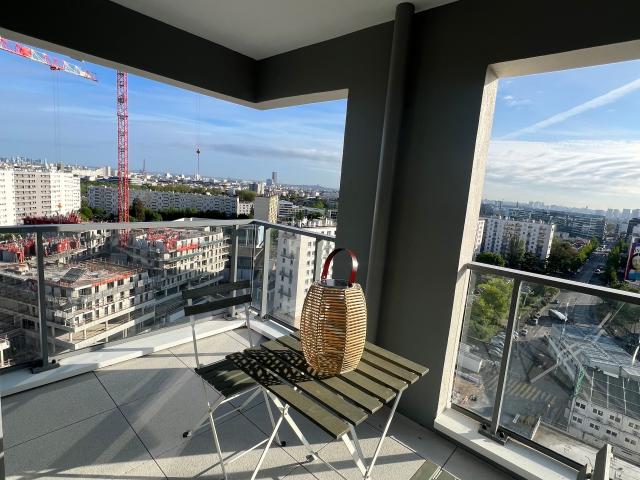 Apartment with a view of Paris 2 bedrooms 2 minutes from the metro