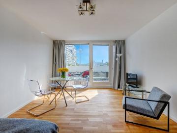 Apartment with a view of the Olympic Tower