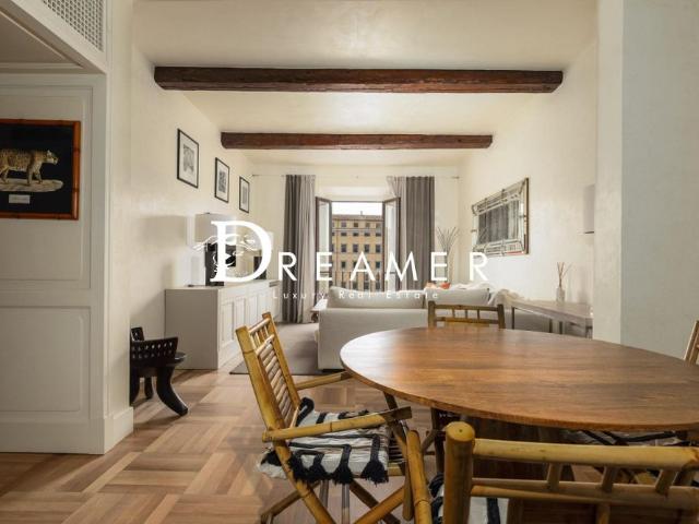 Apartment with a view of the Lungarno in Florence