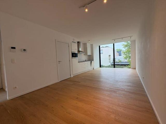 Apartment with garage