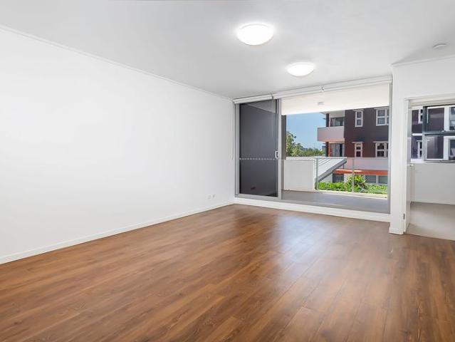 APARTMENT WITH GARDEN VIEW