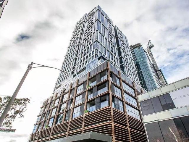 Apartment with Panoramic Views in the Heart of Box Hill