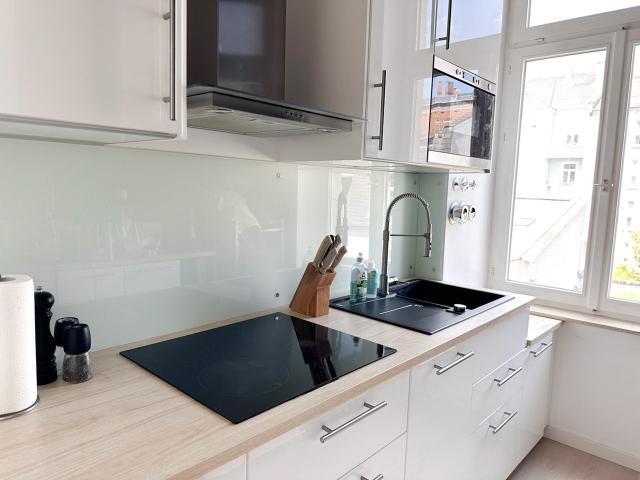 Apartment with parking space included, Frankfurt Amsterdam Apartments for Rent