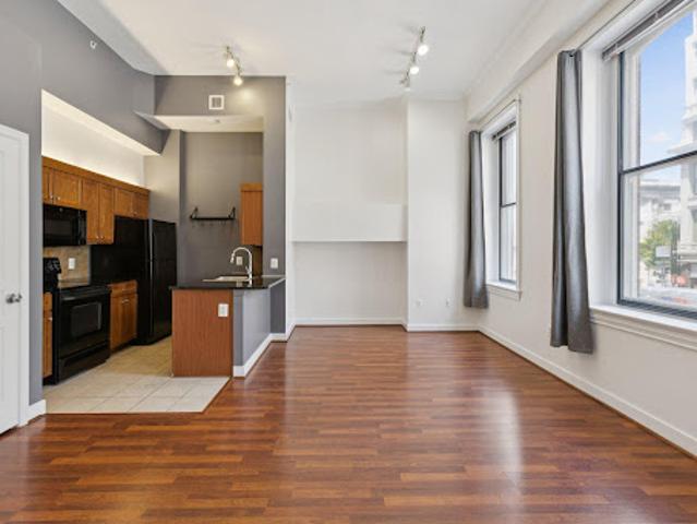 Apartment with pool
