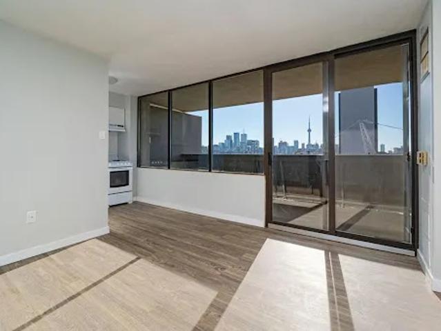 Apartment with pool