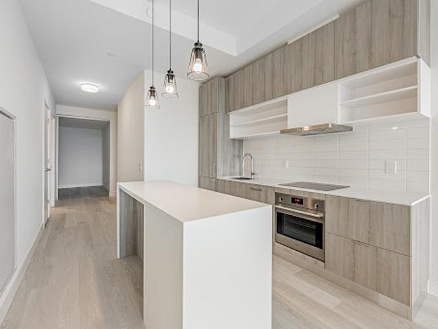 Apartment with pool